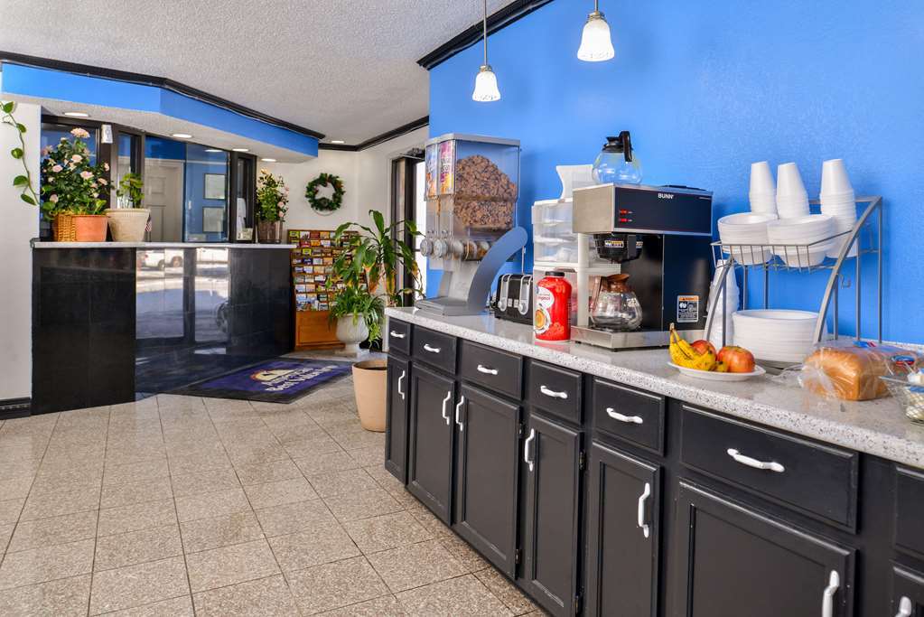 Indy Southwestern Inn-South Индианаполис Ресторан фото