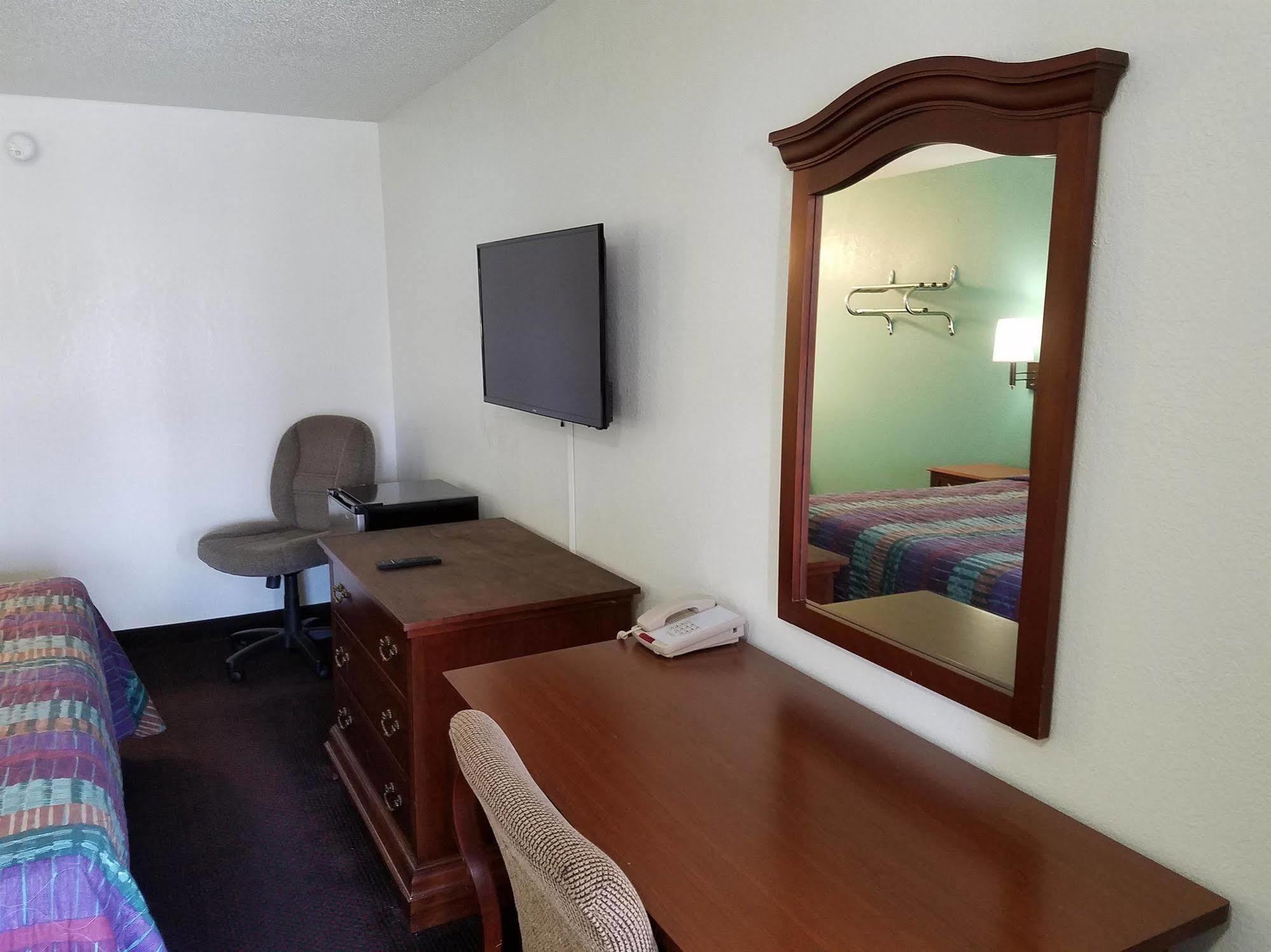 Indy Southwestern Inn-South Индианаполис Экстерьер фото